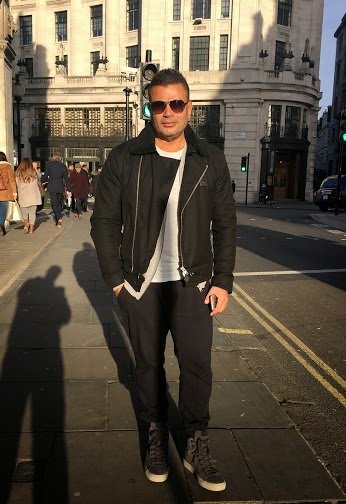 عشاق الهضبة عمرو دياب في انتظاره اليوم داخل لندن
