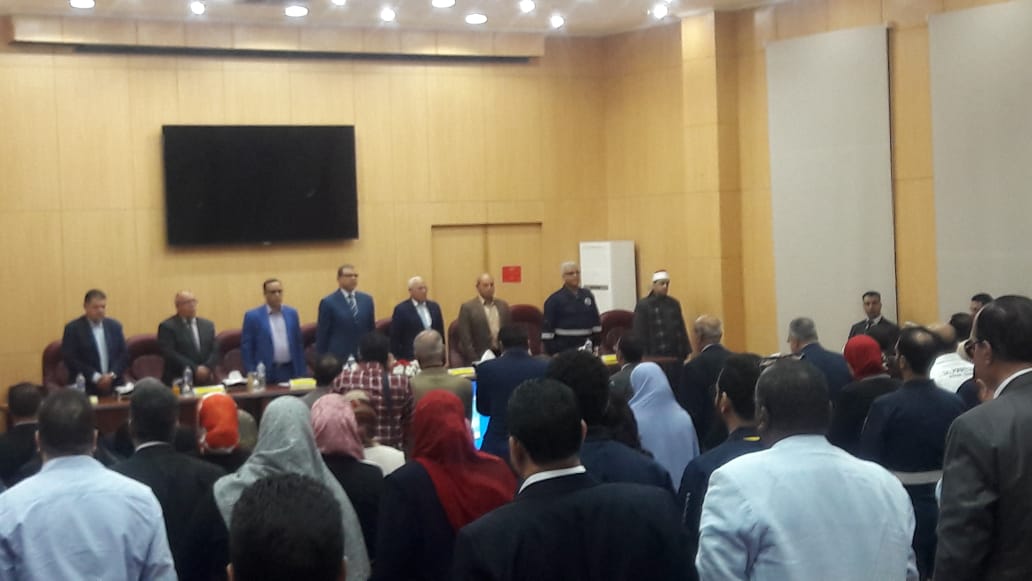 محمد سعفان وزير القوى العاملة واللواء عادل الغضبان محافظ بورسعيد (2)