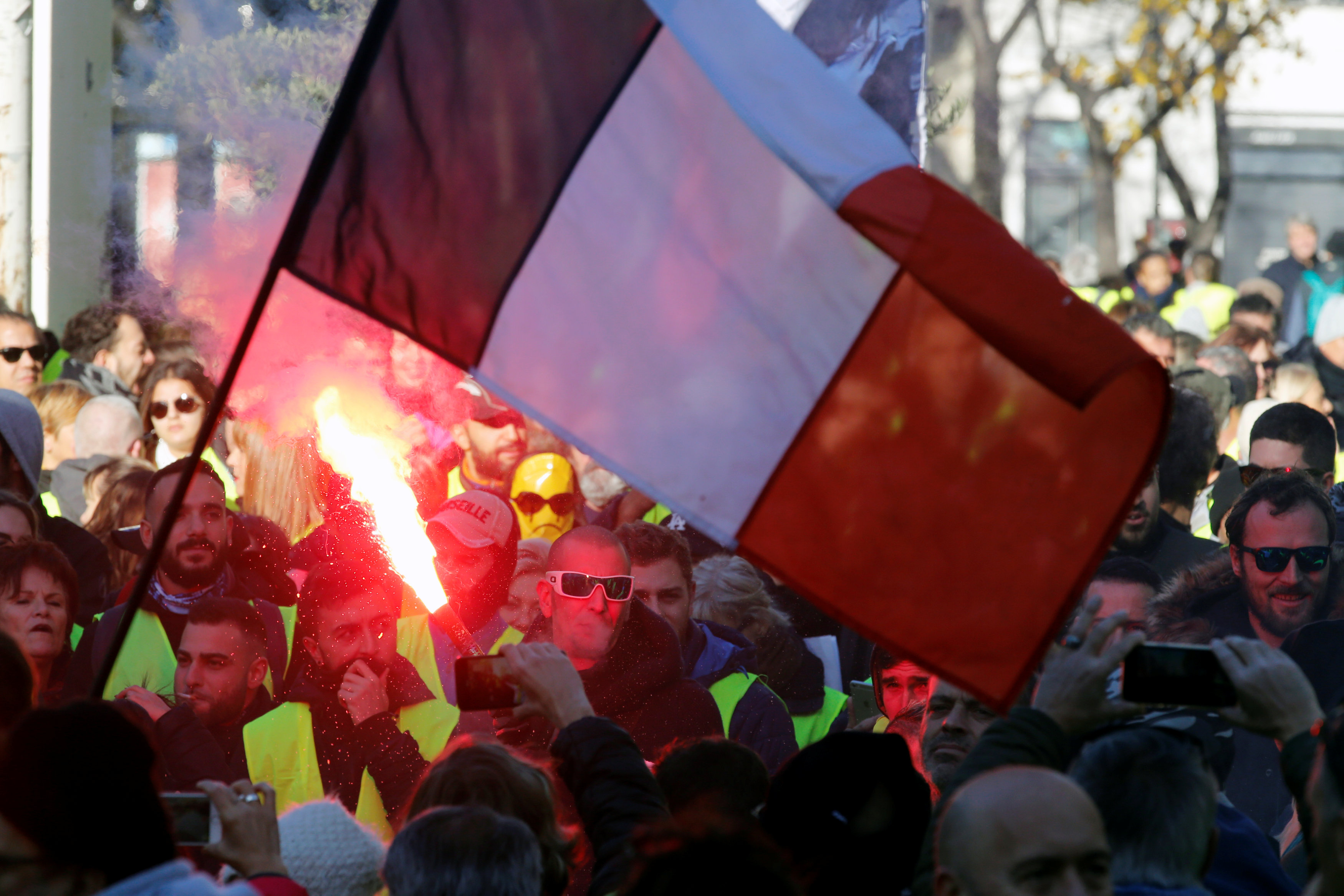 مظاهرات فرنسا (10)