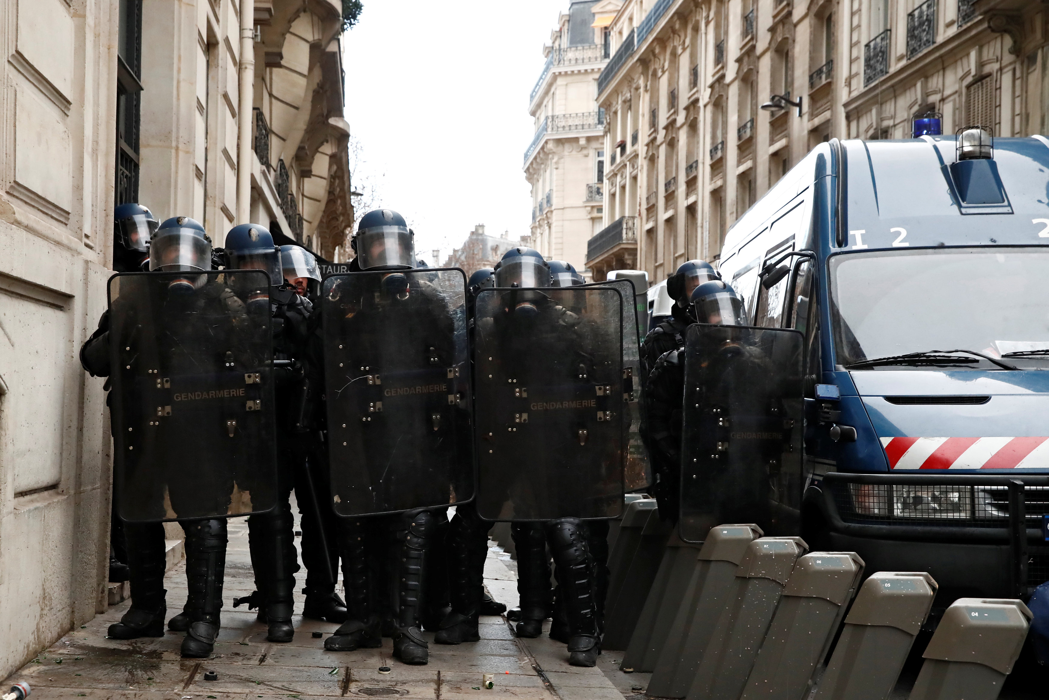 مظاهرات فرنسا (18)