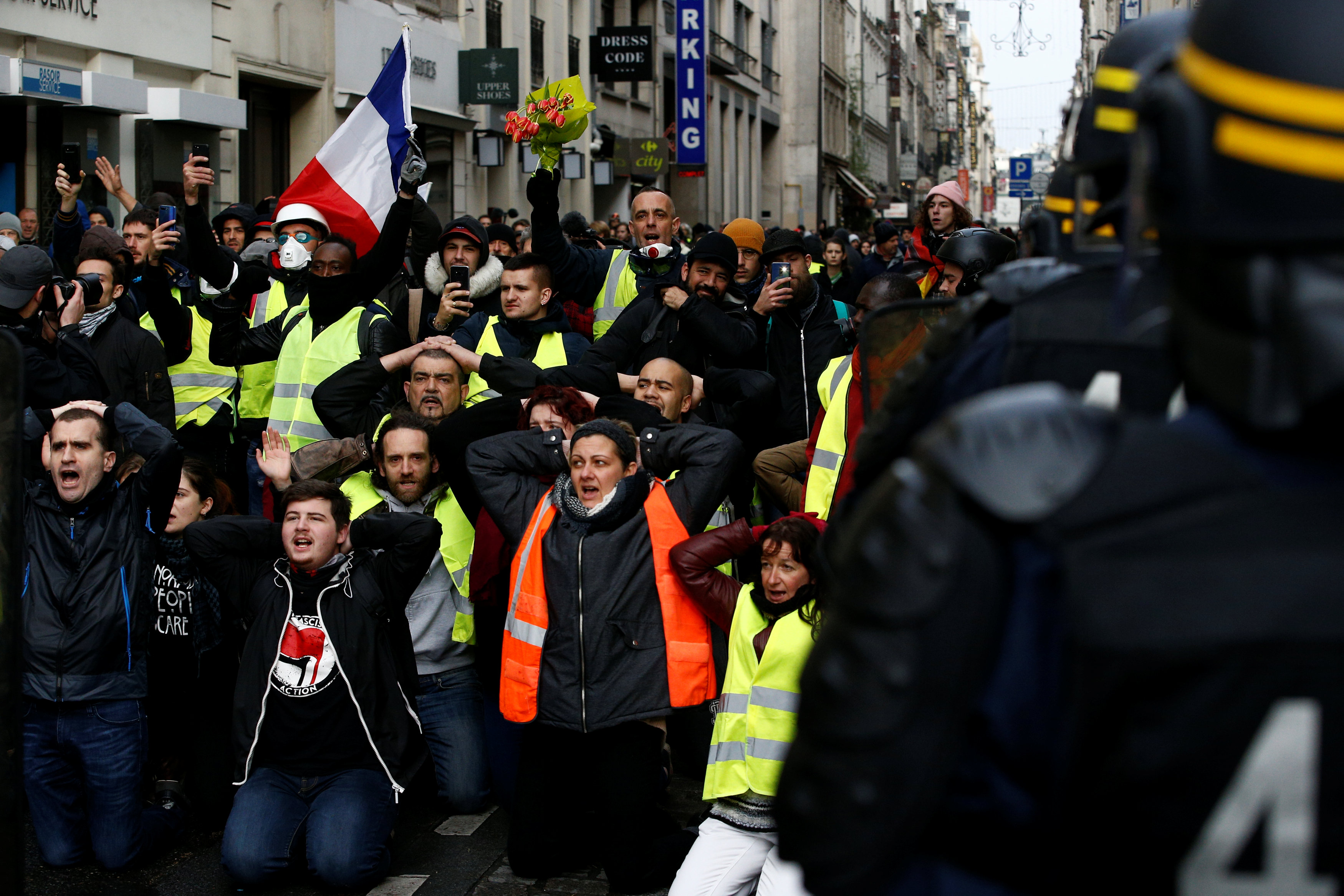 مظاهرات فرنسا (28)
