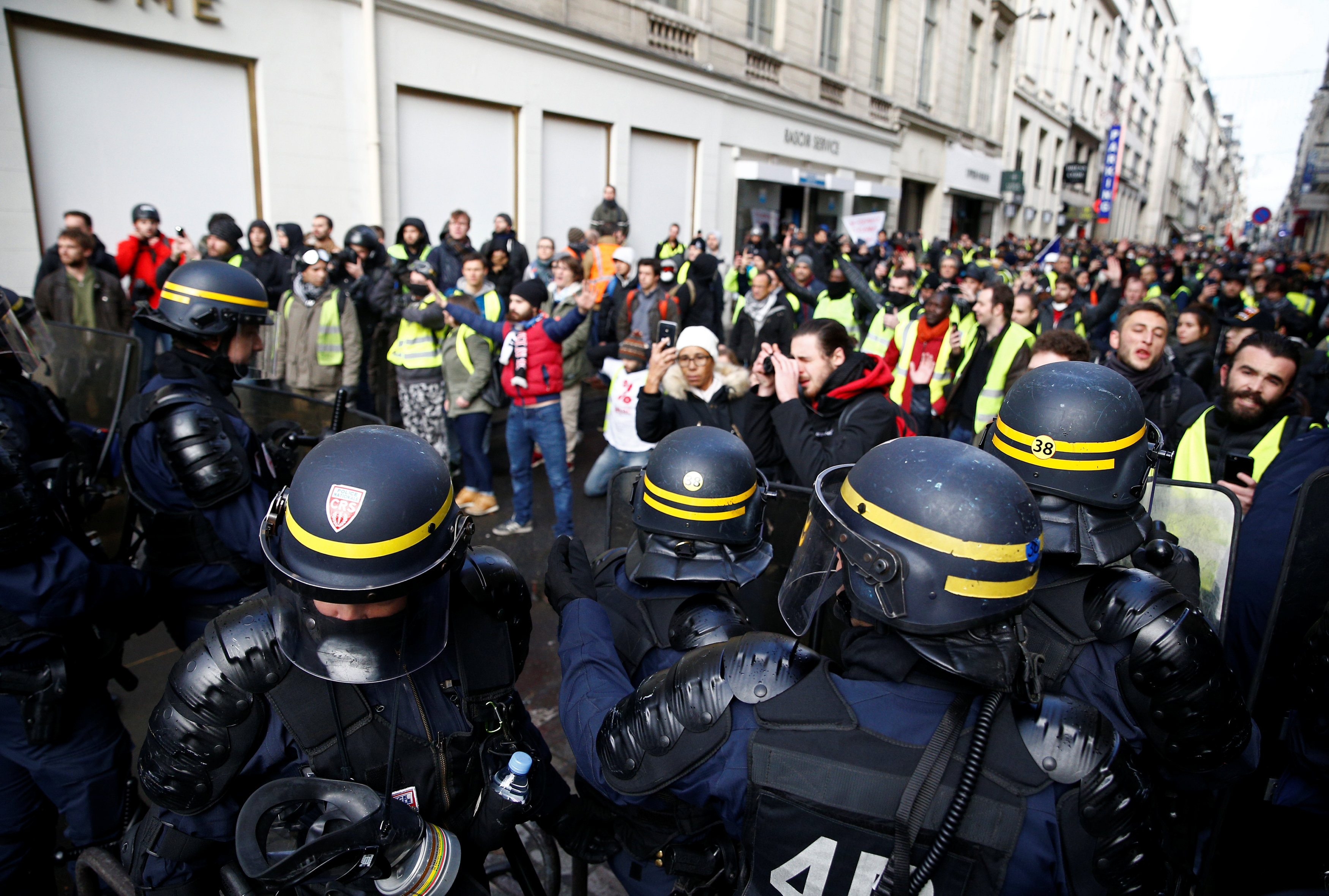 مظاهرات فرنسا (29)