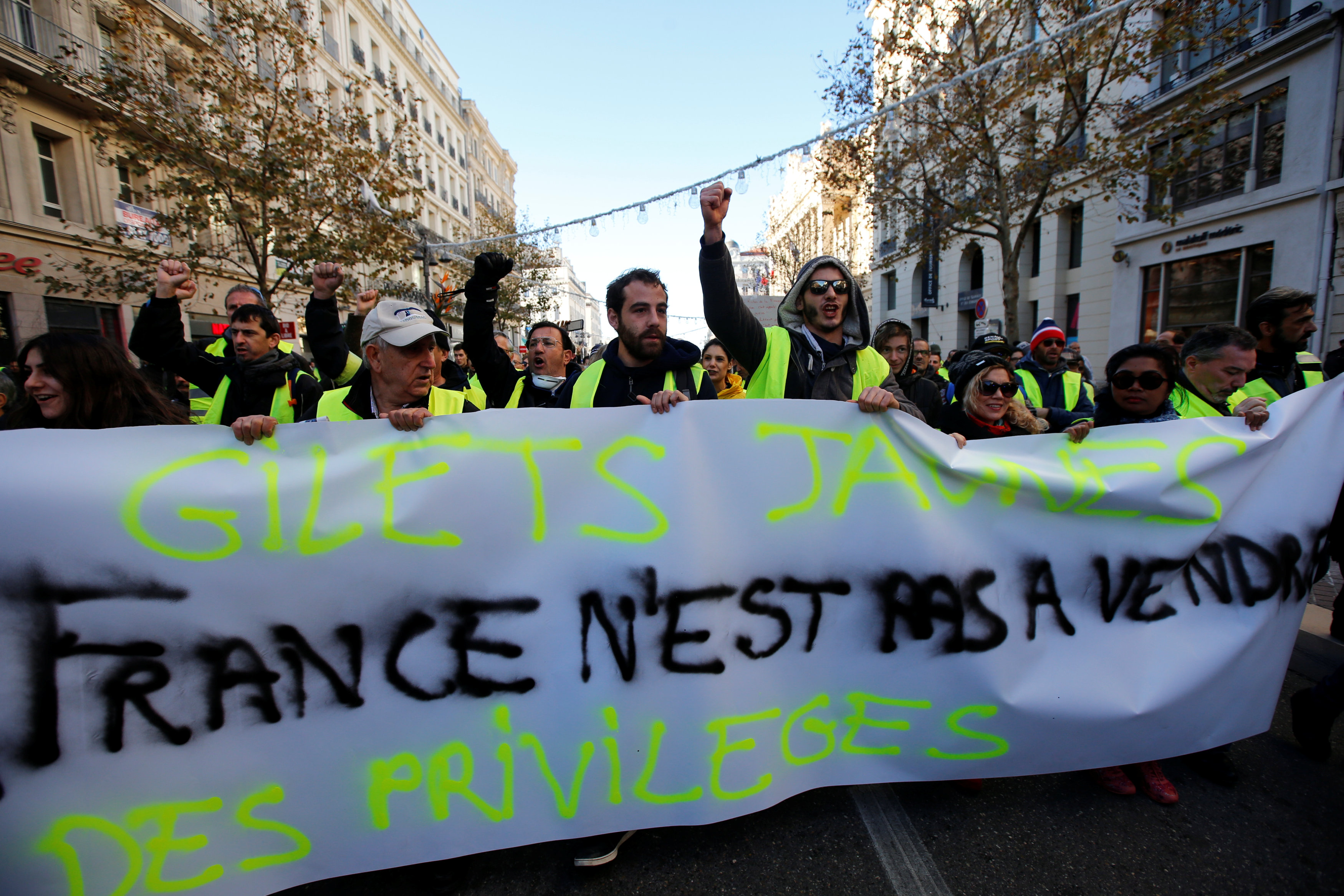 مظاهرات فرنسا (21)