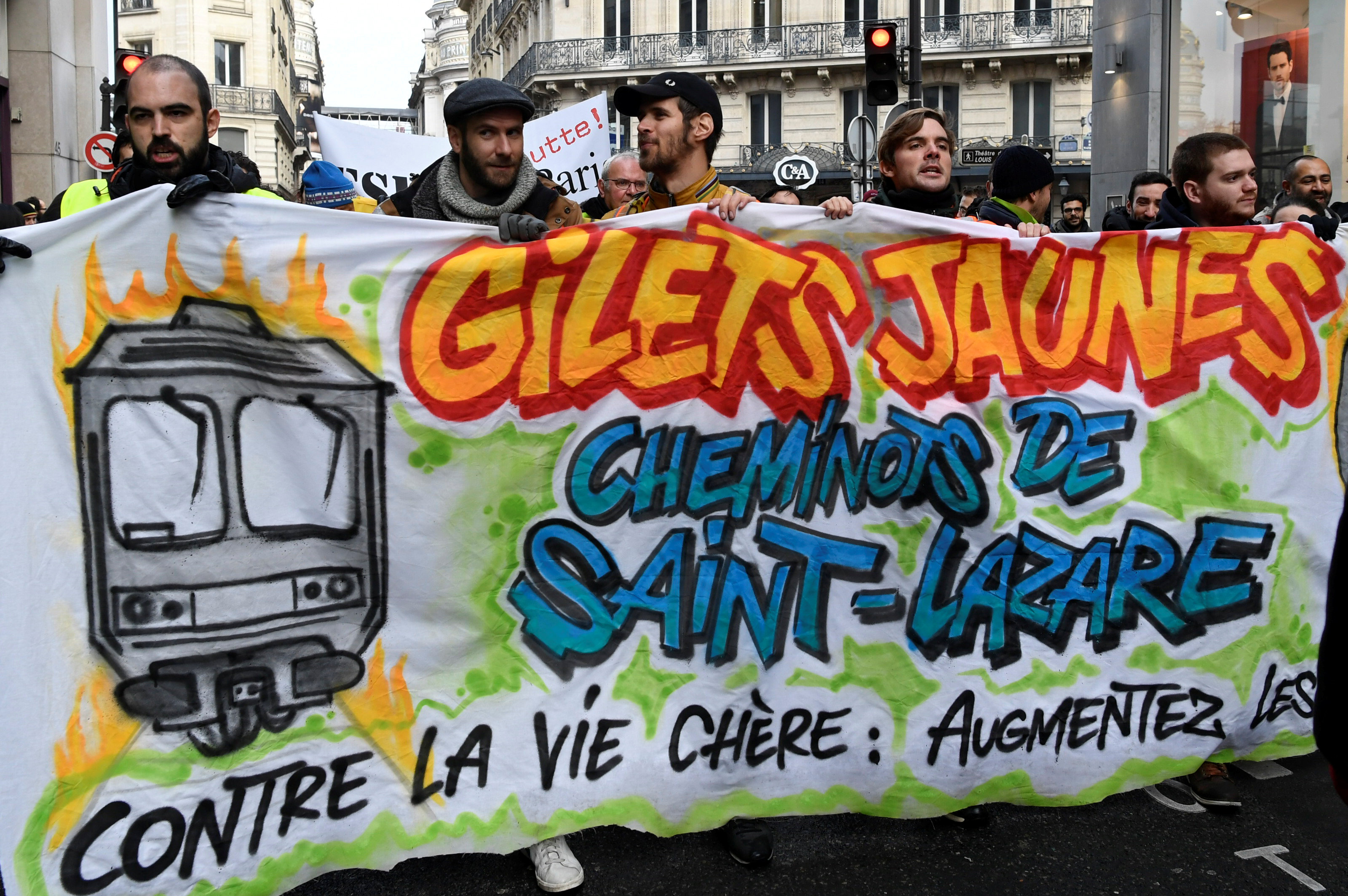 مظاهرات فرنسا (32)