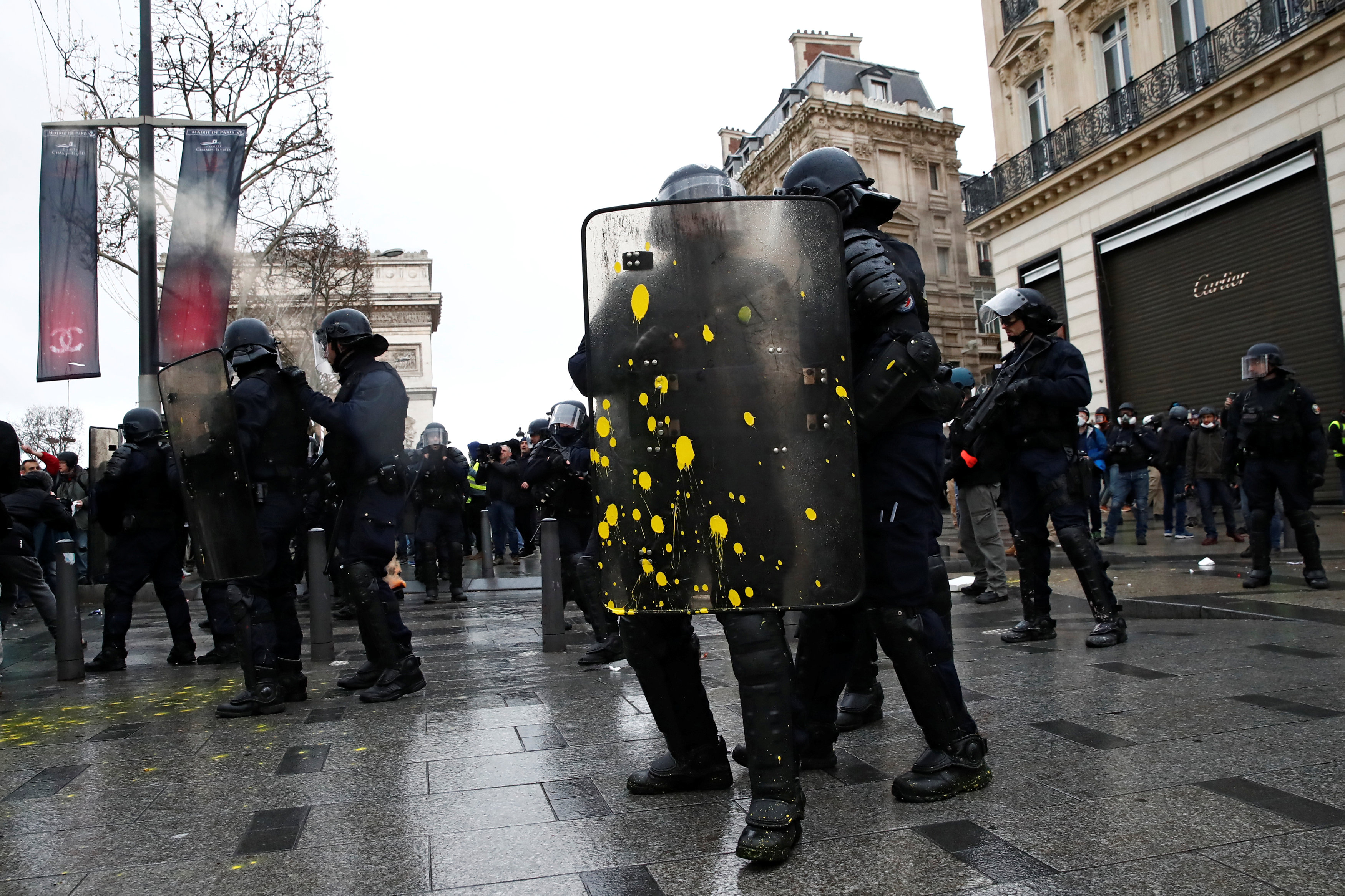 مظاهرات فرنسا (22)