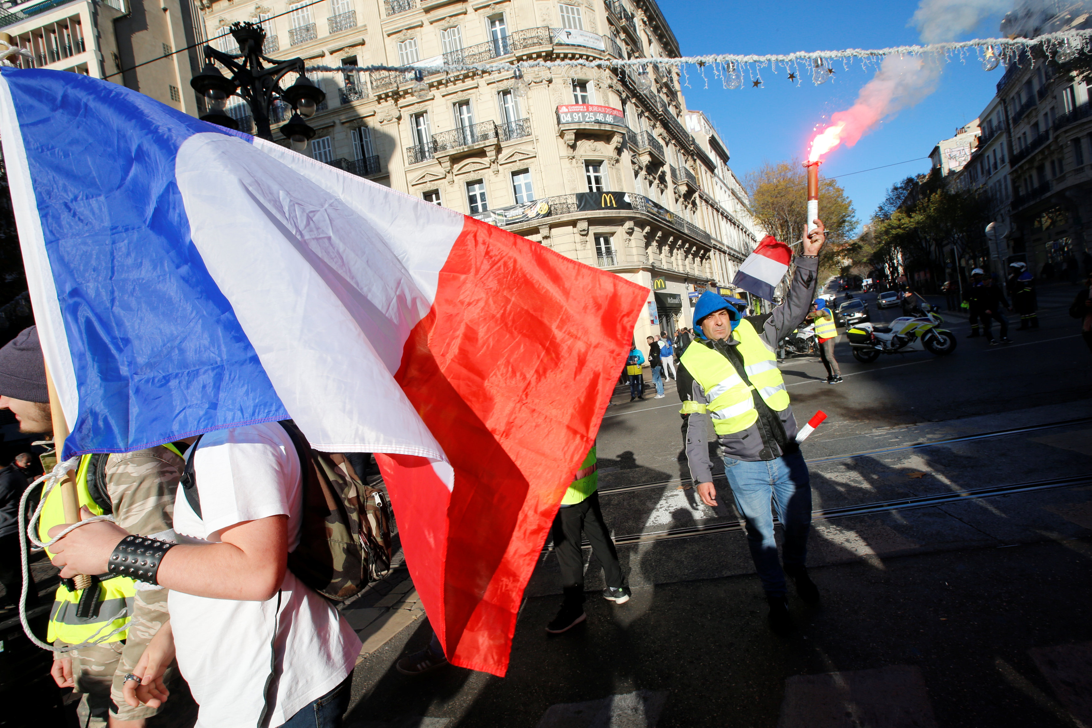 مظاهرات فرنسا (20)