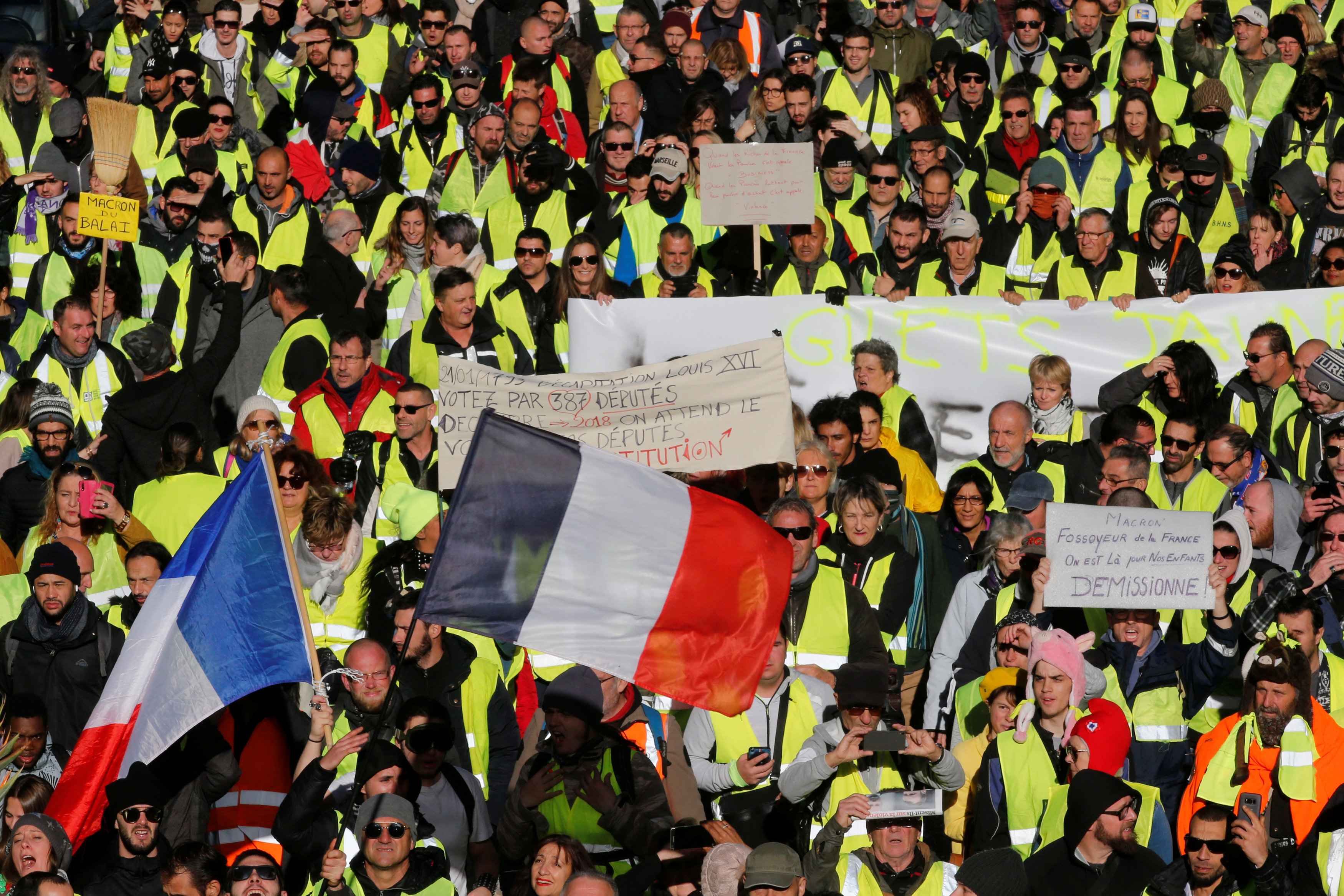 مظاهرات فرنسا (24)