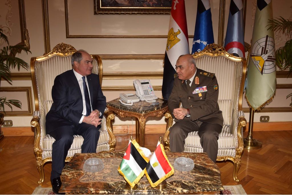 122531-لقاء-وزير-الدفاع-ورئيس-وزراء-الأردن