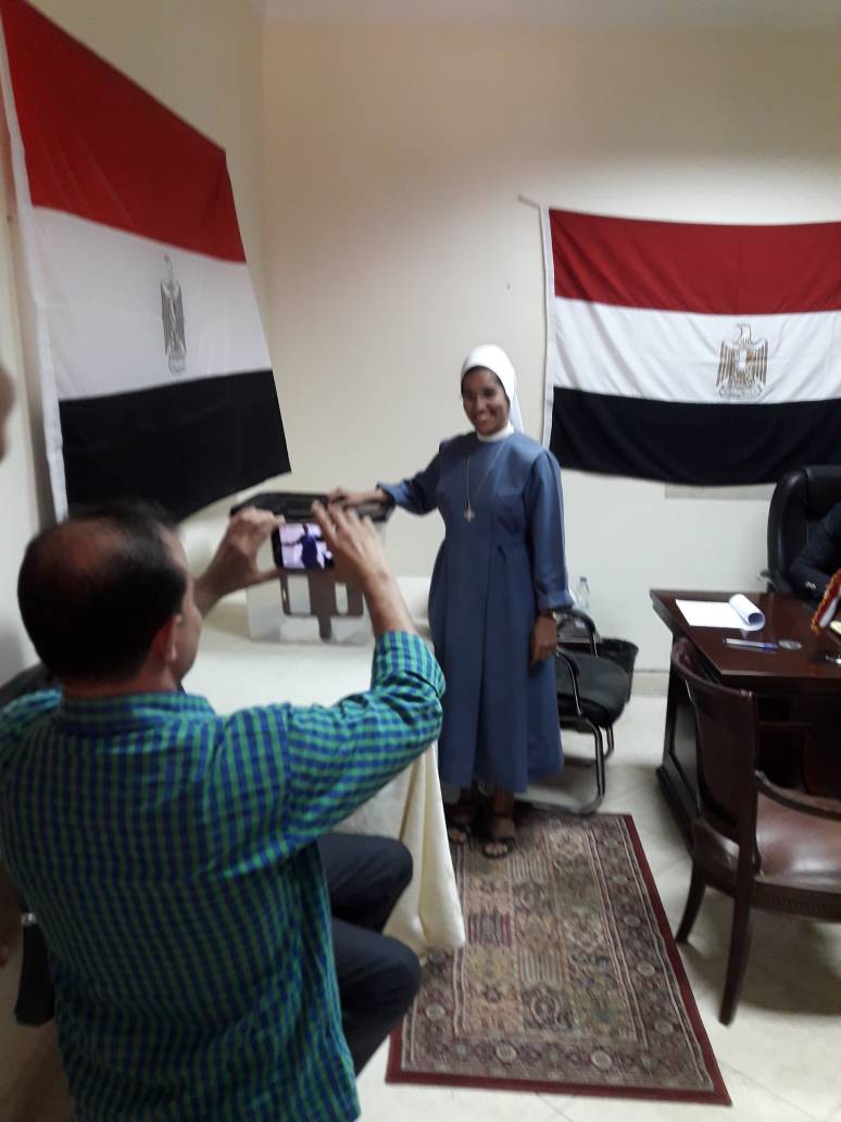 راهبة مصرية تدلي بصوتها في السودان