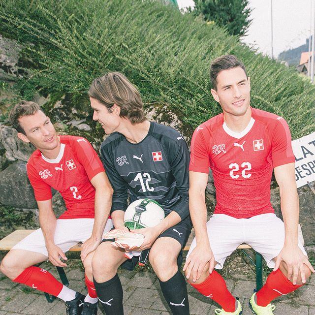 تيشيرت المنتخب السويسري