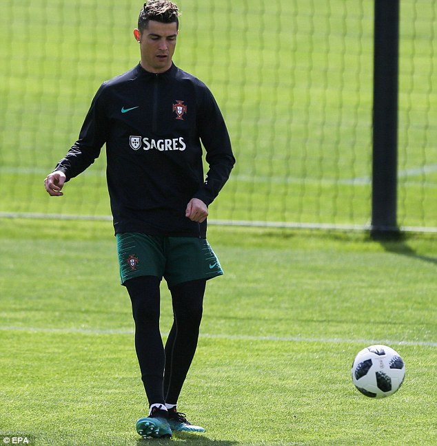 رونالدو في تدريبات المنتخب البرتغالي