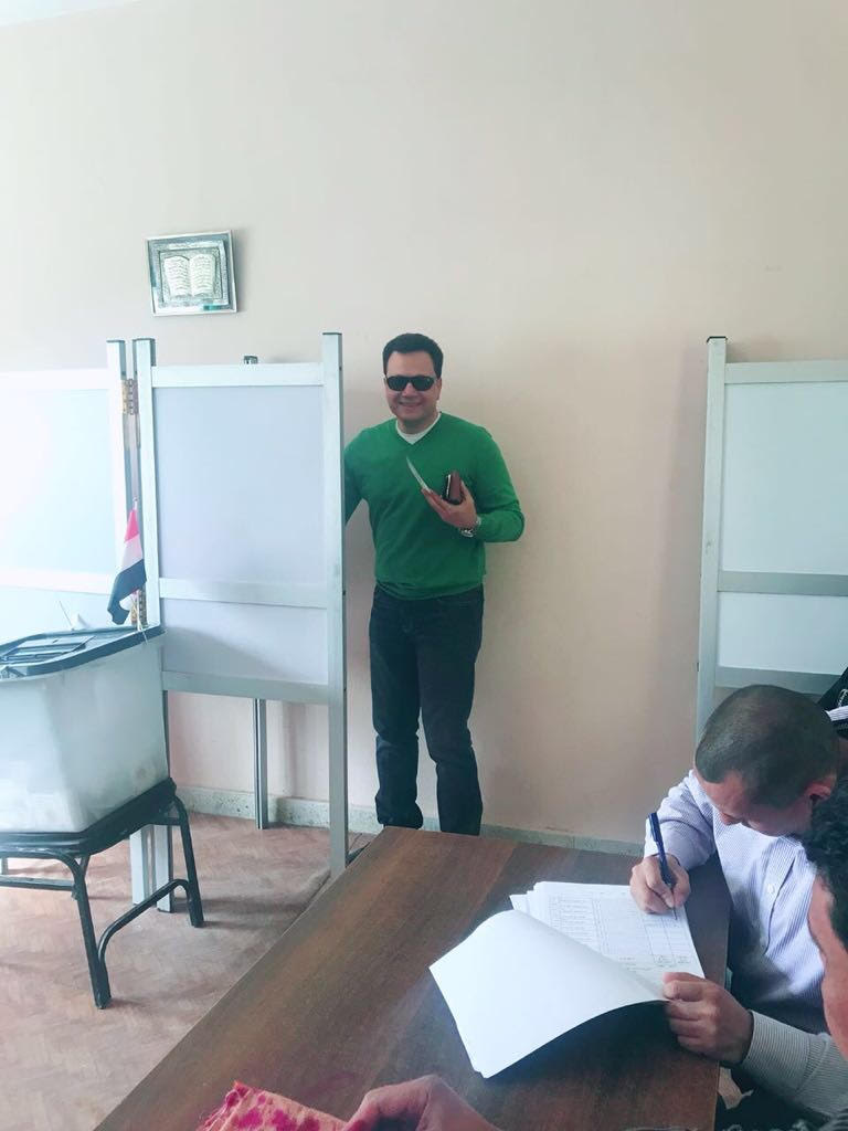 شريف فؤاد المتحدث بأسم الأهلي يدلي بصوته في انتخابات الرئاسة (1)