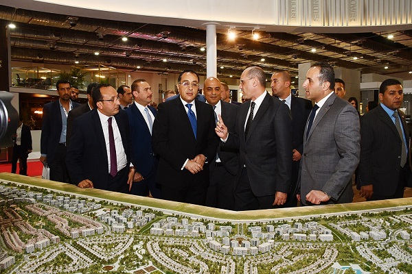 وزير الاسكان مصطفى مدبولي في معرض سيتى سكيب العقارى (3)