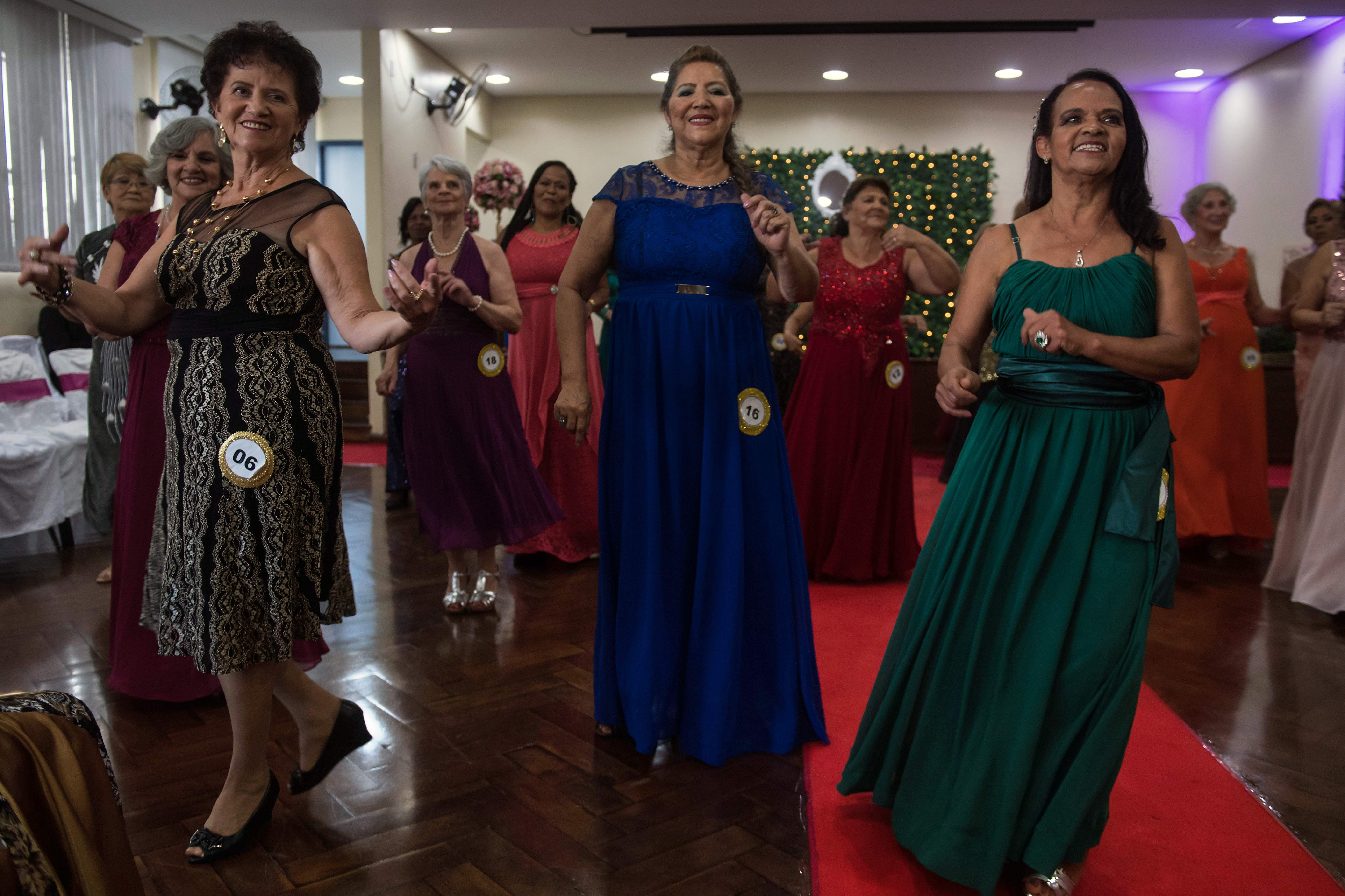 جانب من حفل ملكة جمال المسنات فى البرازيل