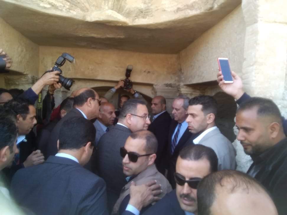 وزير الأثار يفتتح اعمال ترميم مقبرة الورديان (3)