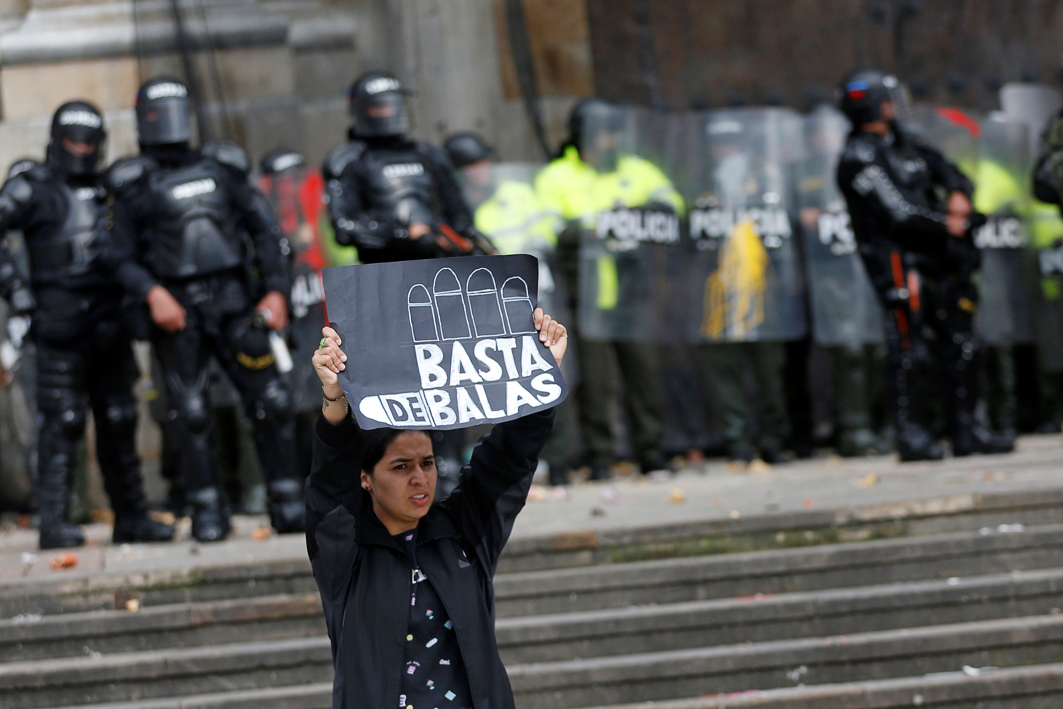 1790972-جانب-من-الاحتجاجات-والعنف-فى-كولومبيا-(10)