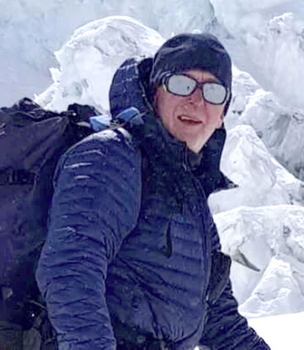 الأيرلندي كيفن هاينز في جبل إفرست