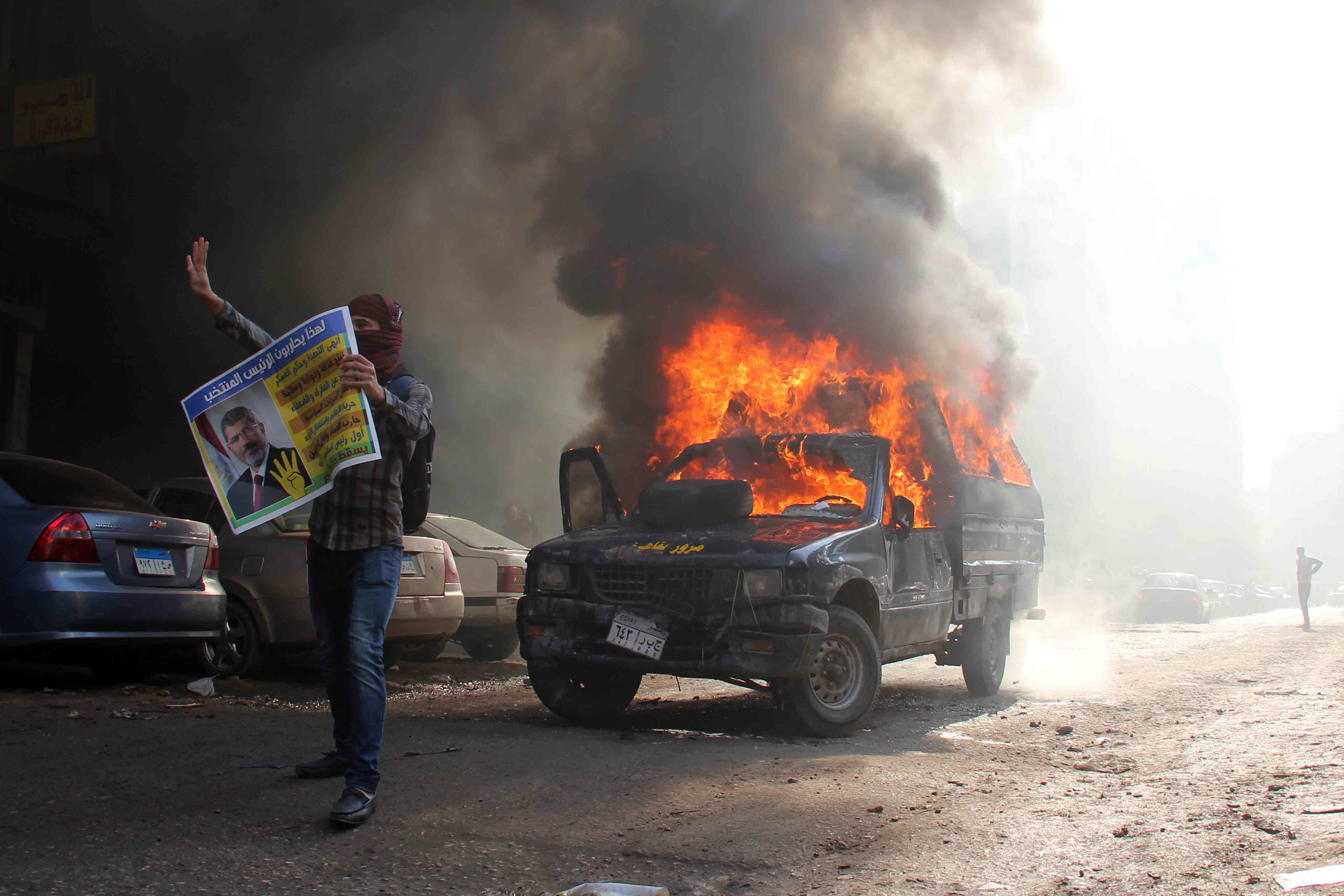 الاخوان يشعلون النار ببوكس شؤطة بالزيتون 10-1-2014 تصوير حسن محمد (9)