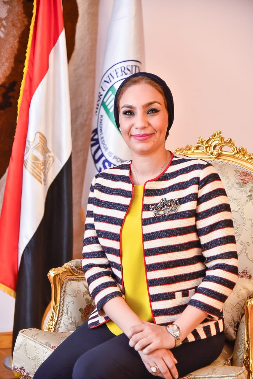 الدكتورة ياسمين الكاشف أمين عام مجلس أمناء جامعة مصر