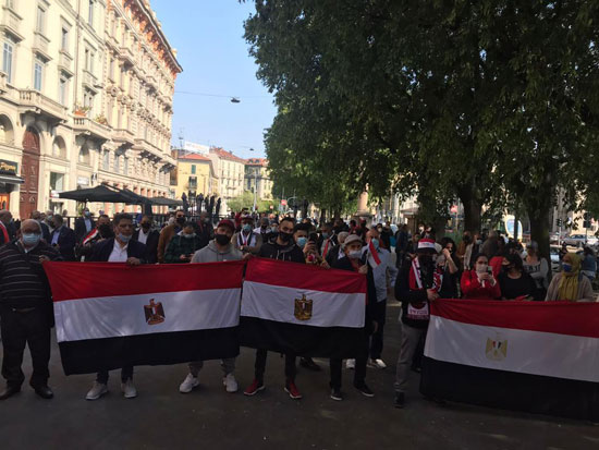 الجالية المصرية فى إيطاليا تنظم وقفة لدعم مصر فى قضية سد النهضة (4)