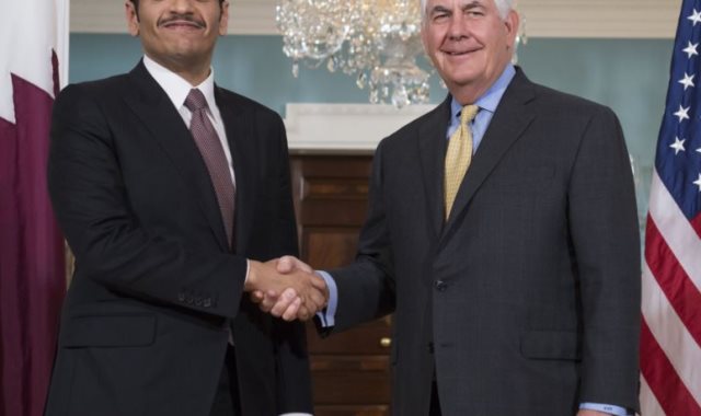تيرلسون مع وزير خارجية قطر