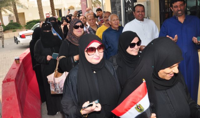 توافد المصريين بالخارج على لجان انتخابات الرئاسة