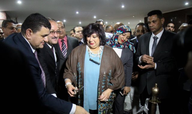 وزيرة الثقافة إيناس عبد الدايم تفتتح قاعات جديدة بدار الكتب والوثائق