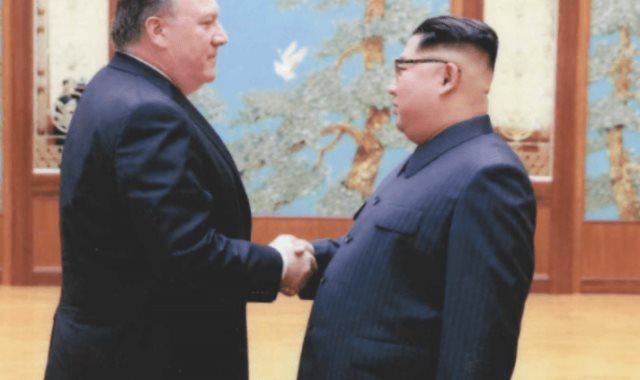 صورة من لقاء زعيم كوريا الشمالية مع وزير الخارجية الأمريكي مايك بومبيو
