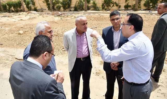 وزير الإسكان يصدر قرارات بإزالة مخالفات بناء بالمدن الجديدة