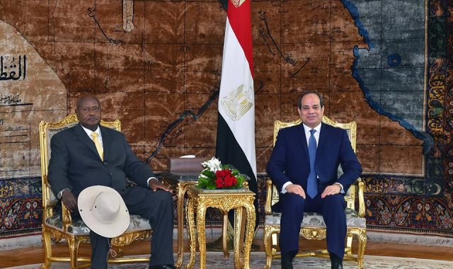 السيسي مع رئيس أوغندا