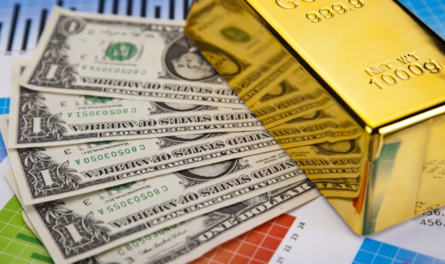 ارتفاع أسعار الذهب وانخفاض الدولار 