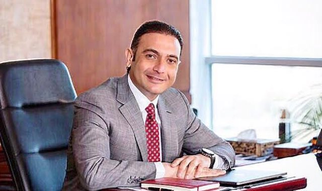 أحمد البحيري الرئيس التنفيذي للشركة المصرية للاتصالات