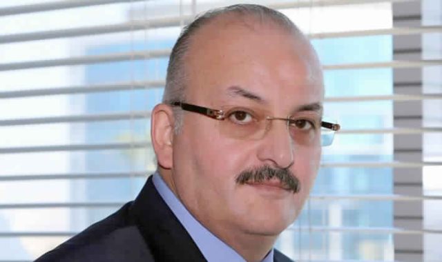 محمد حجازي رئيس لجنة التشريعات والقوانين بوزارة الاتصالات