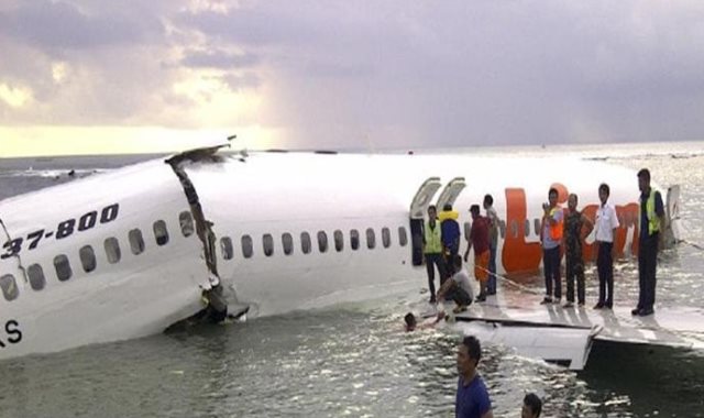 جانب من حادث الطائرة الإندونيسية 