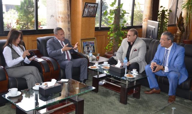 لقاء محافظ الإسماعيلية مع مجلس إدارة جامعة سيناء برئاسة حسن راتب