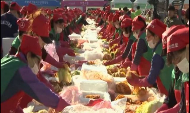 مهرجان خيرى بكوريا الجنوبية لتوزيع 150 طن طعام على الفقراء 