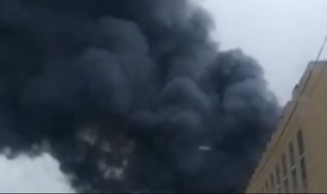 حريق فى المجمع التجارى الكبير بمدينة سان بطرسبورج