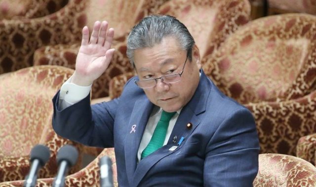 يوشيتاكا ساكورادا مسؤول الأمن السيبراني الحكومي في اليابان