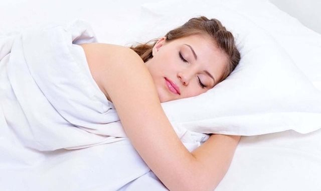 دراسة: نوم أكثر من ثماني ساعات قد يُعرضك للموت