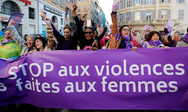 آلاف النساء فى شوارع مدن أوروبية لمحاربة العنف ضد المرأة