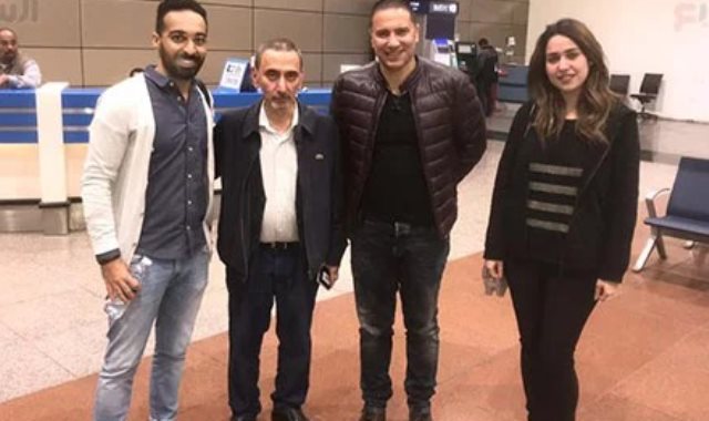 زياد رحباني يصل مطار القاهرة استعداد لإحياء حفله الجديد