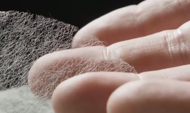 شركة يابانية تصنع أوراقاً أرق من الجلد البشري