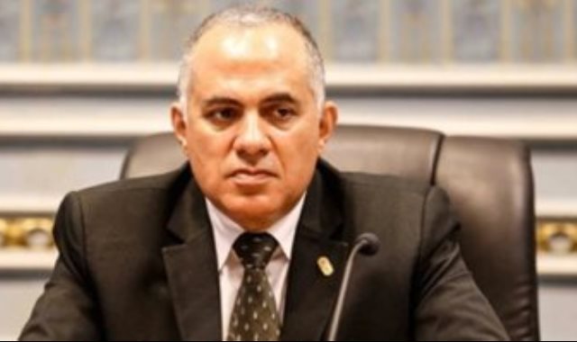  المهندس عبد اللطيف خالد رئيس قطاع الرى بوزارة الموارد المائية والرى