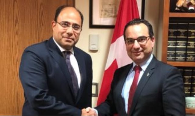 سفير مصر لدى كندا مع المستشار أحمد أبو زيد