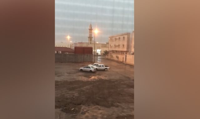 سقوط أمطار رعدية بالمدينة المنور 