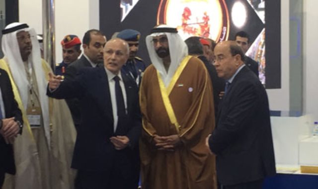 الدكتور محمد العصار وزير الإنتاج الحربى  مع محمد بن حمد وزير الدفاع الإماراتي