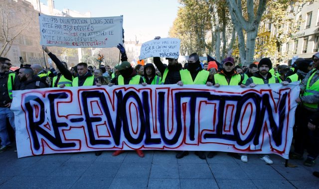  اشتباكات بين الشرطة والمتظاهرين فى فرنسا