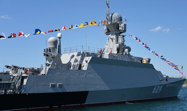 أحدث سفينة صواريخ روسية مزودة بـ"كاليبر" تدخل البحر الأسود
