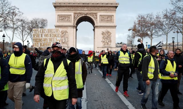 مظاهرات السترات الصفراء بفرنسا 