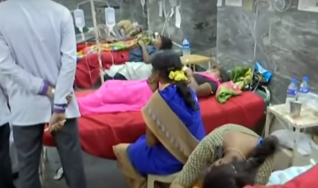 وفاة 11 شخصا في معبد بالهند